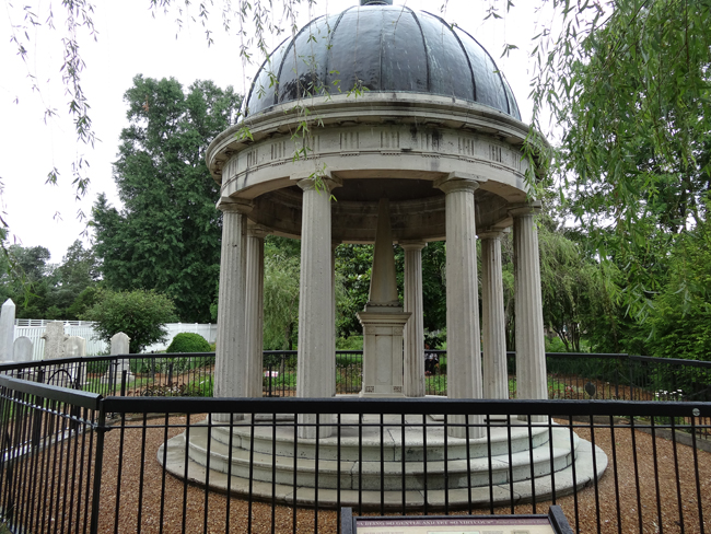 Andrew and Rachel Jackson's tomb
